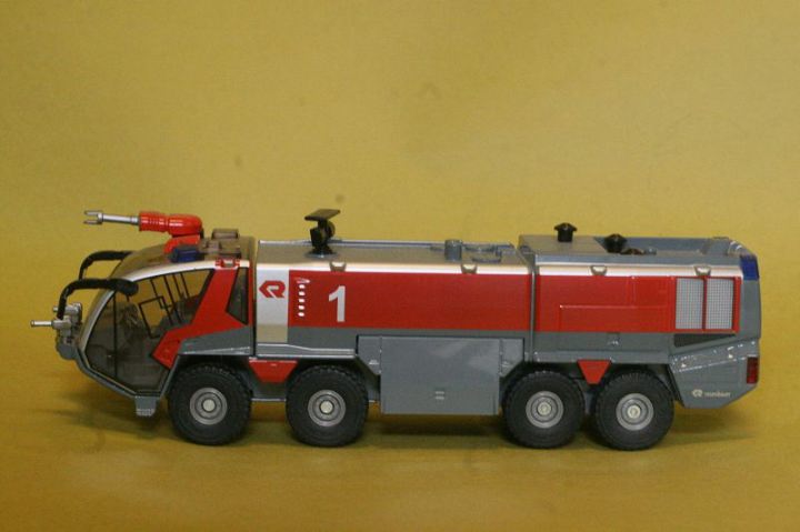 SIKU 332 エアポート ファイアー トラック 1/60 19cm 初期ジク